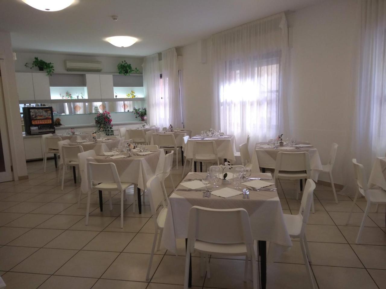 Hotel La Bella Vita Rimini Ngoại thất bức ảnh