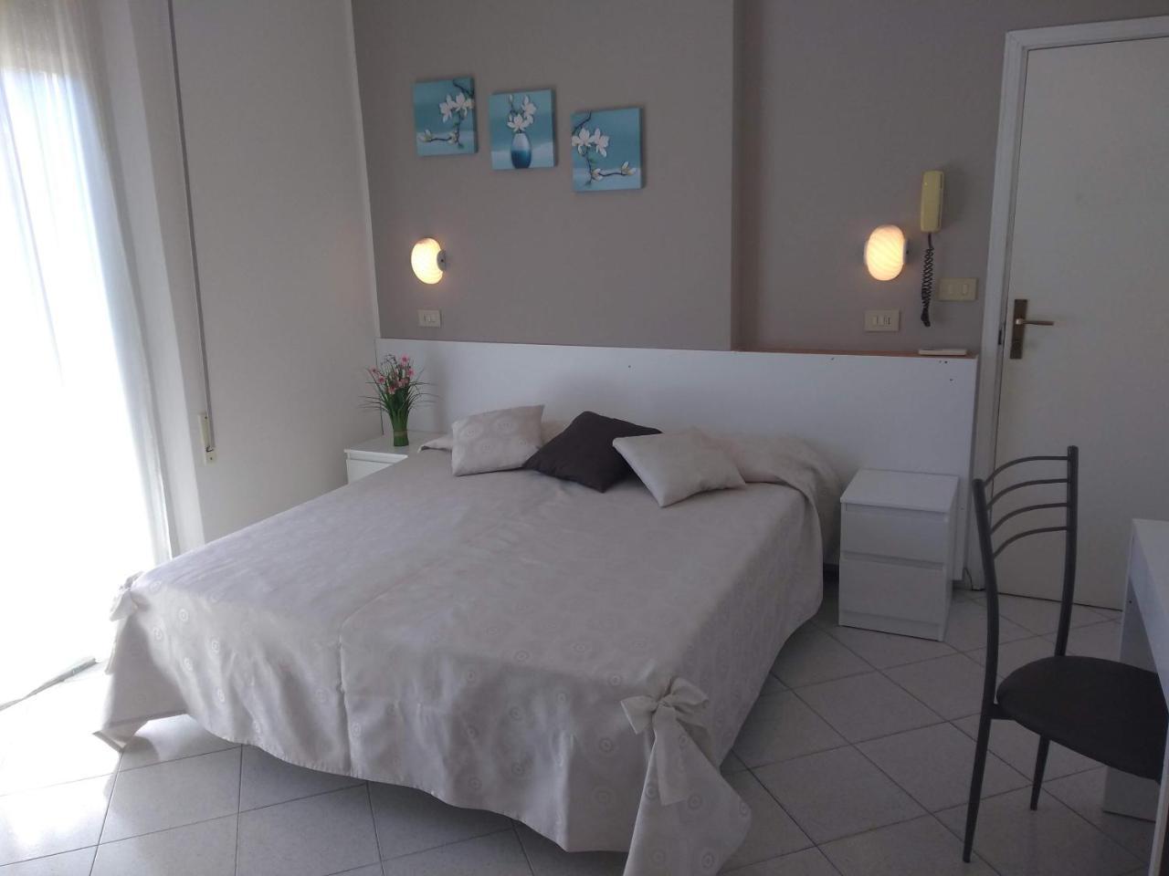 Hotel La Bella Vita Rimini Ngoại thất bức ảnh