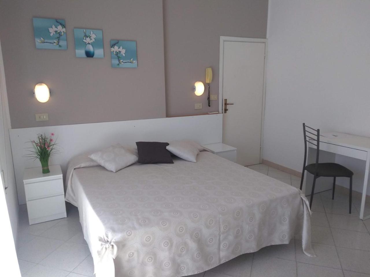 Hotel La Bella Vita Rimini Ngoại thất bức ảnh