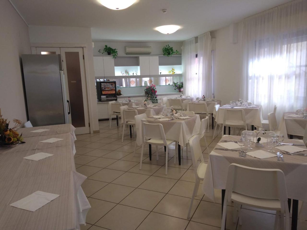 Hotel La Bella Vita Rimini Ngoại thất bức ảnh