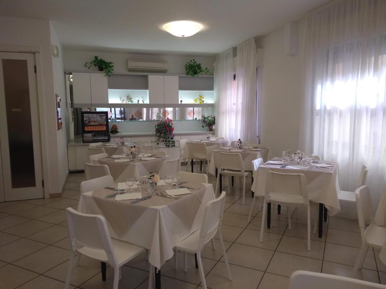 Hotel La Bella Vita Rimini Ngoại thất bức ảnh